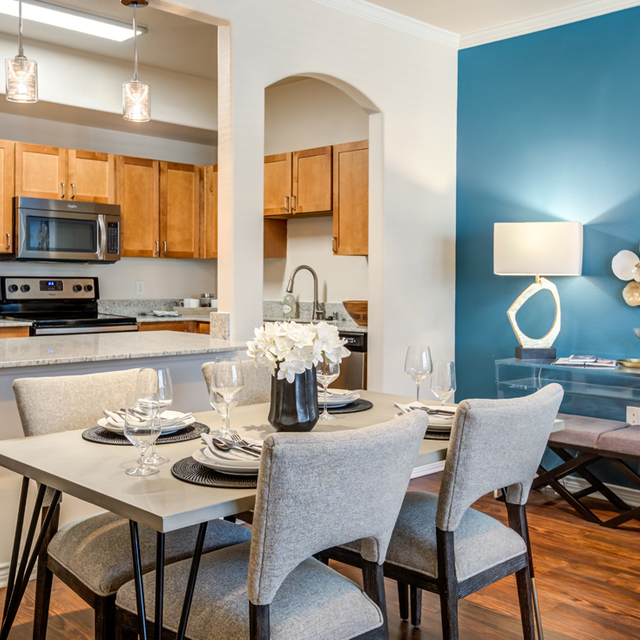 La Villita Lakeside and Landings Apartments | Irving, TX | Welcome Home