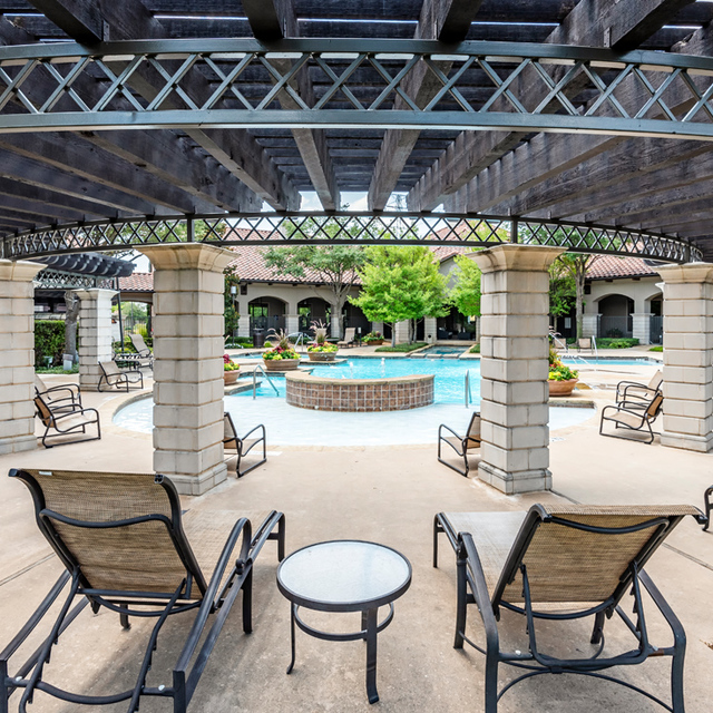 La Villita Lakeside and Landings Apartments | Irving, TX | Welcome Home